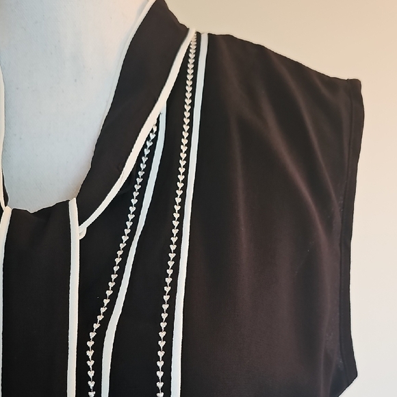 White House Black Market Black Top with White Accents - Picture 4 of 9